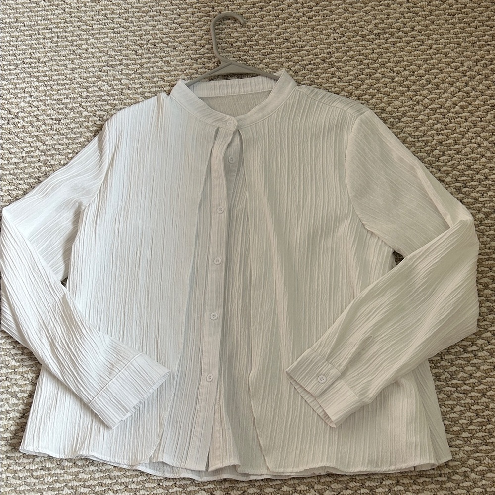 Lightweight White Textured Button-Front Blouse/swim suit cover up